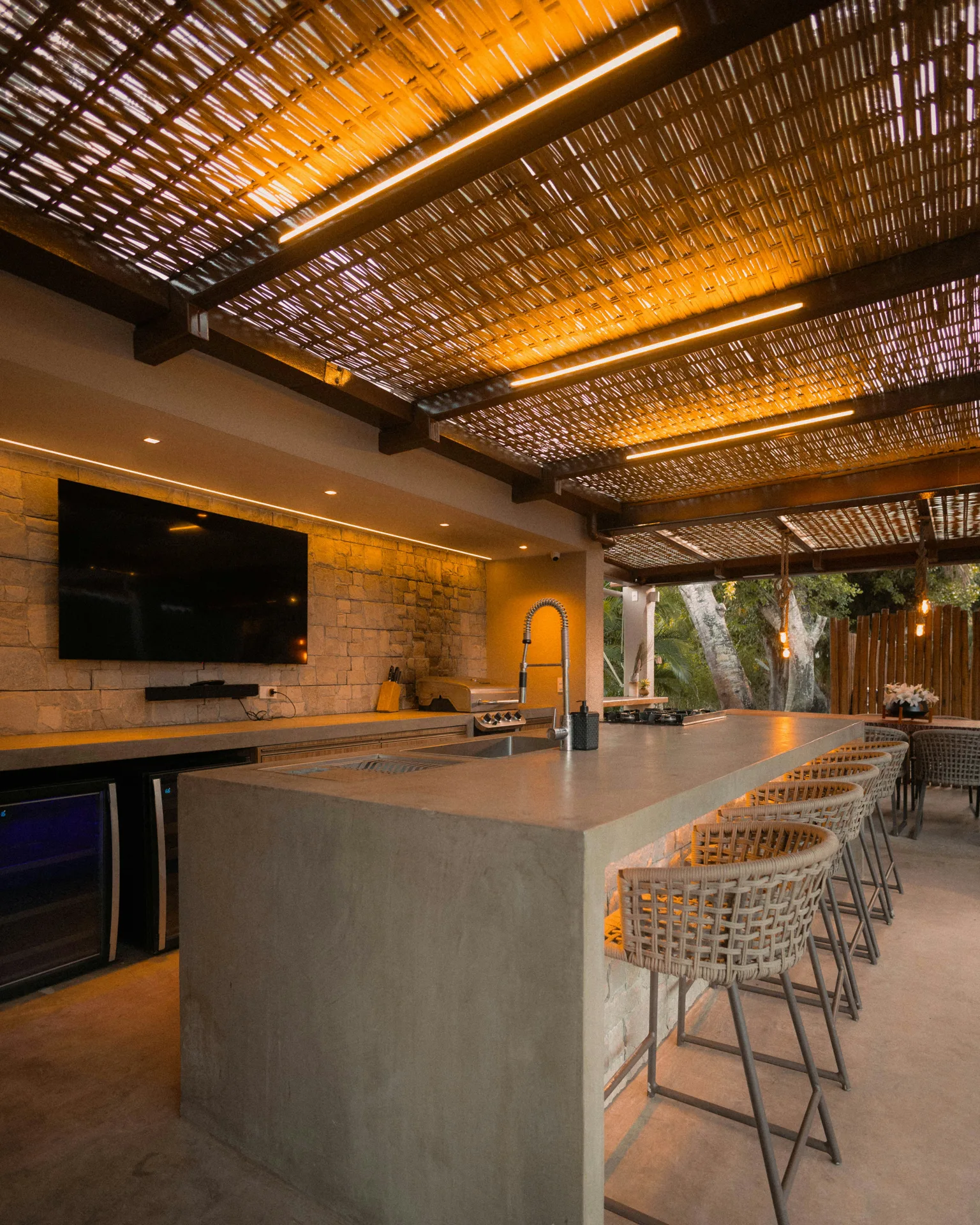 outdoor concrete bar countertop in a Portland outdoor kitchen