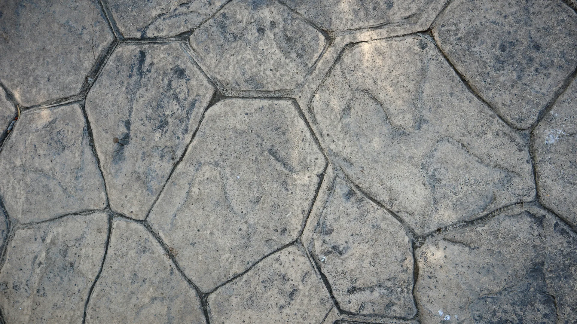 stamped concrete patio in a fieldstone pattern in Portland